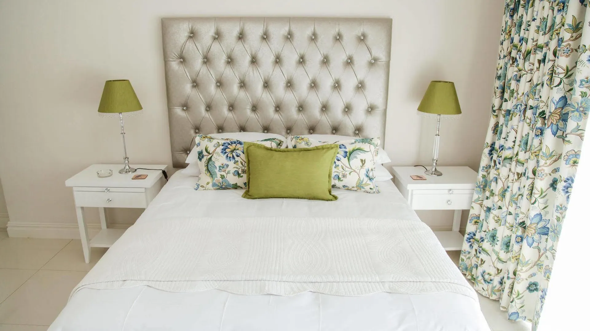 Hilltop Guesthouse Bellville Gasthof