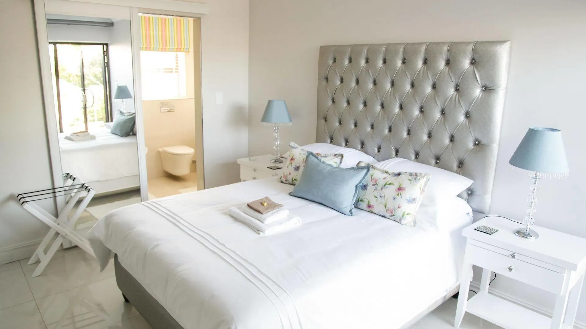 Hilltop Guesthouse Bellville 3*,