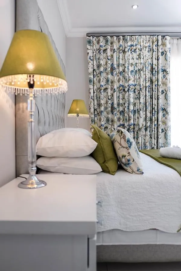 Hilltop Guesthouse Bellville Gasthof