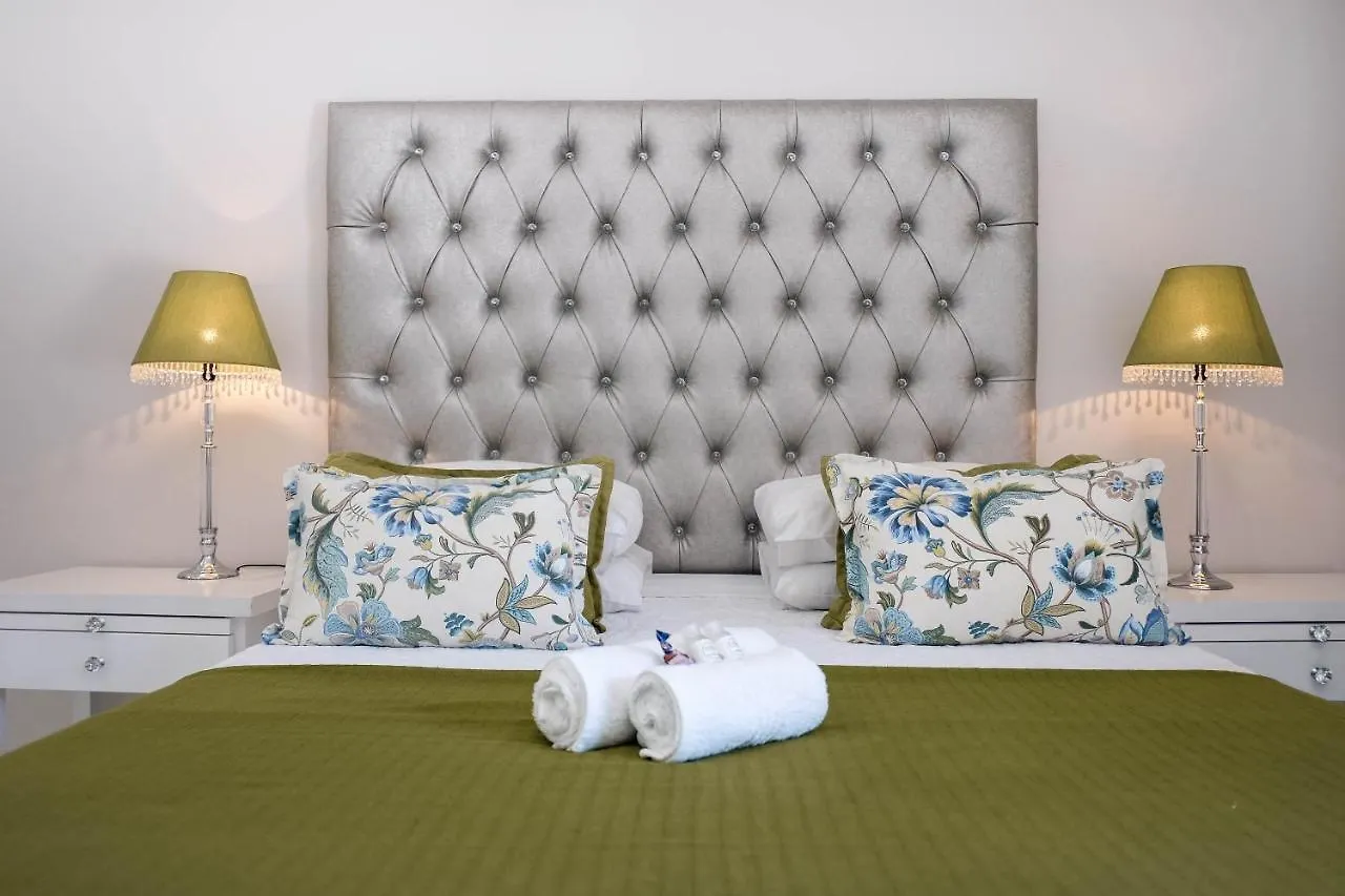 Hilltop Guesthouse Bellville 3*,